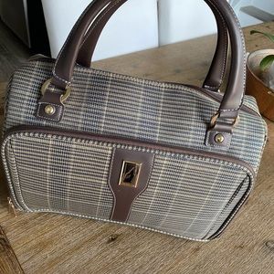 London Fog Cabin Bag
